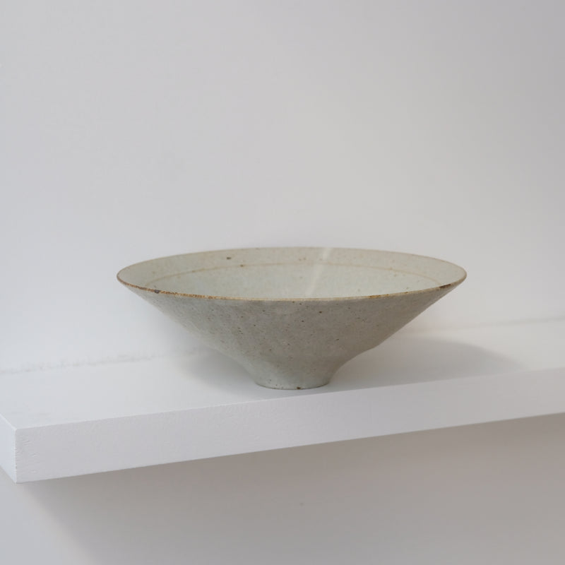 Bol en grès D 19,5cm - blanc kohiki de Yamato Kobayashi chez Brutal Ceramics
