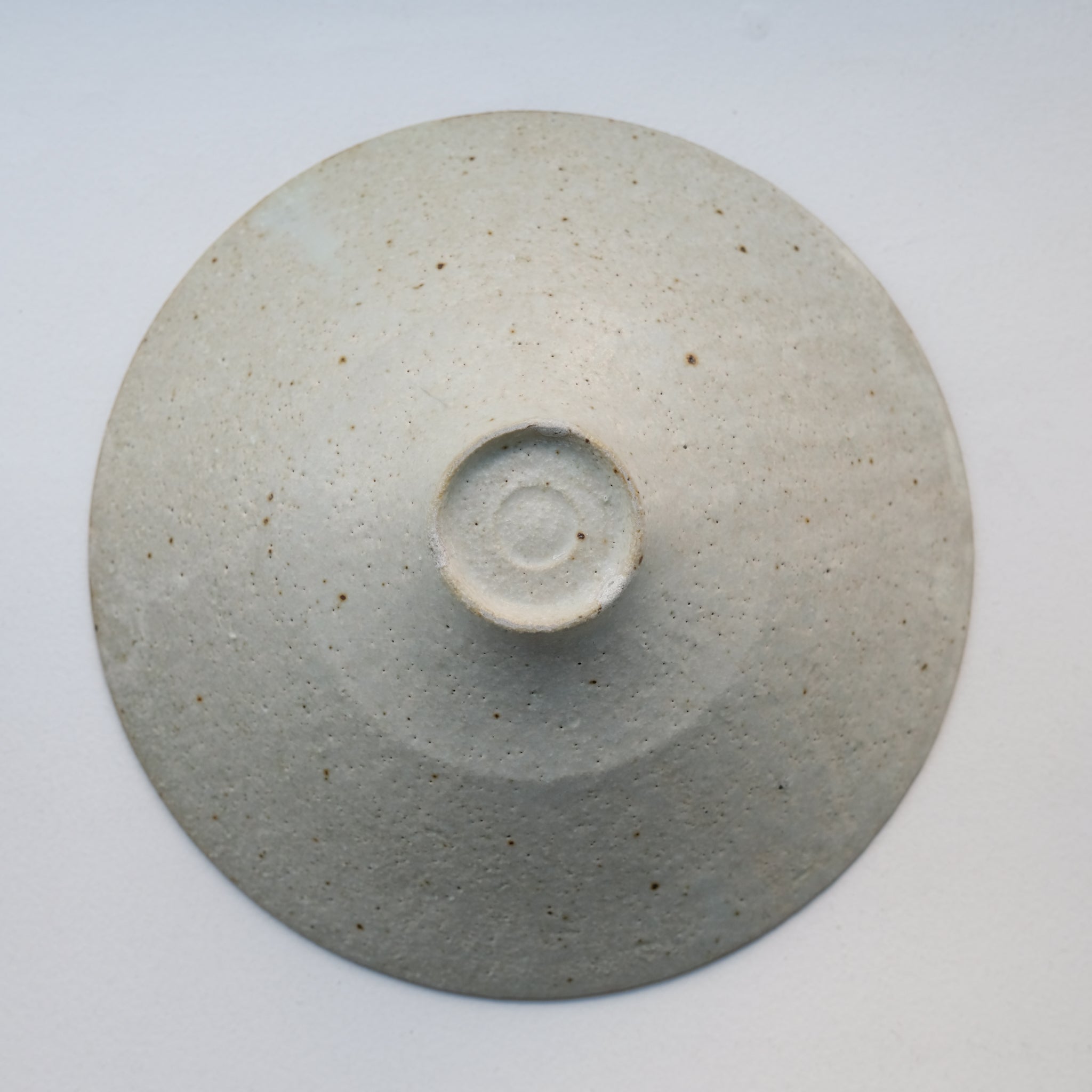 Bol en grès D 19,5cm - blanc kohiki de Yamato Kobayashi chez Brutal Ceramics