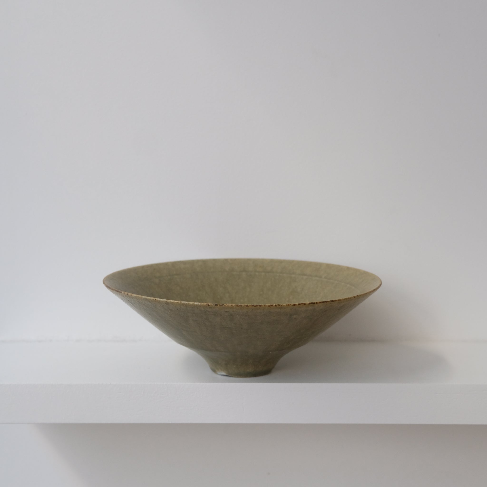 Bol en grès D 19,5cm - vert de Yamato Kobayashi chez Brutal Ceramics