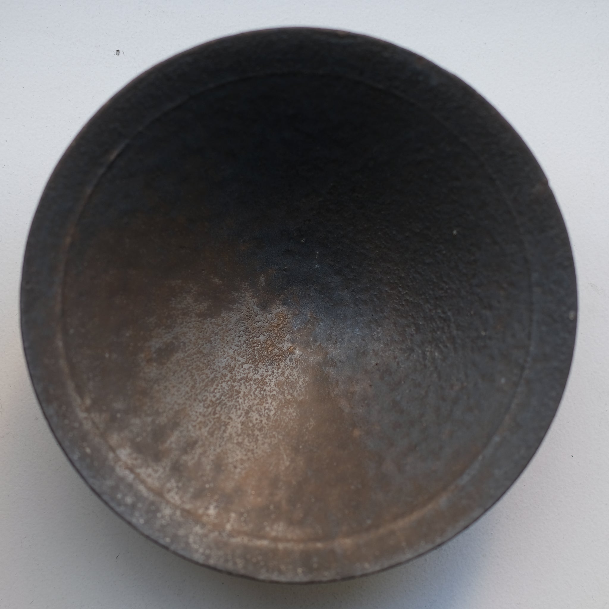 Bol en grès D 19,5cm - marron irisé de Yamato Kobayashi chez Brutal Ceramics