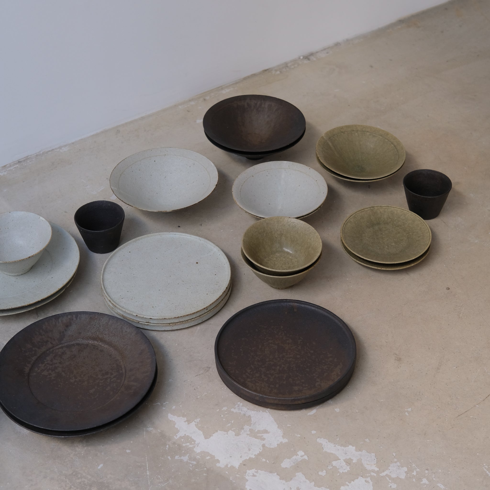 Bol en grès D 16,5cm - vert de Yamato Kobayashi chez Brutal Ceramics