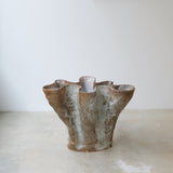 Vase "Remèdio" en grès roux H31cm - brun et blanc d'Ophélie Talhas chez Brutal Ceramics