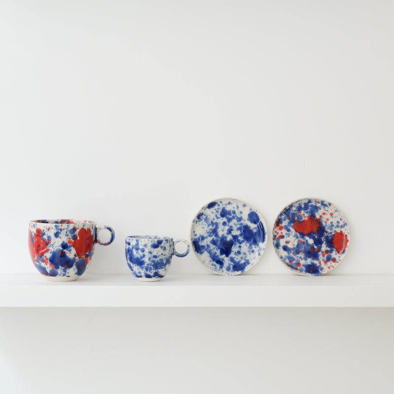 Tasse en porcelaine 350ml- bleu et rouge chez Brutal Ceramics