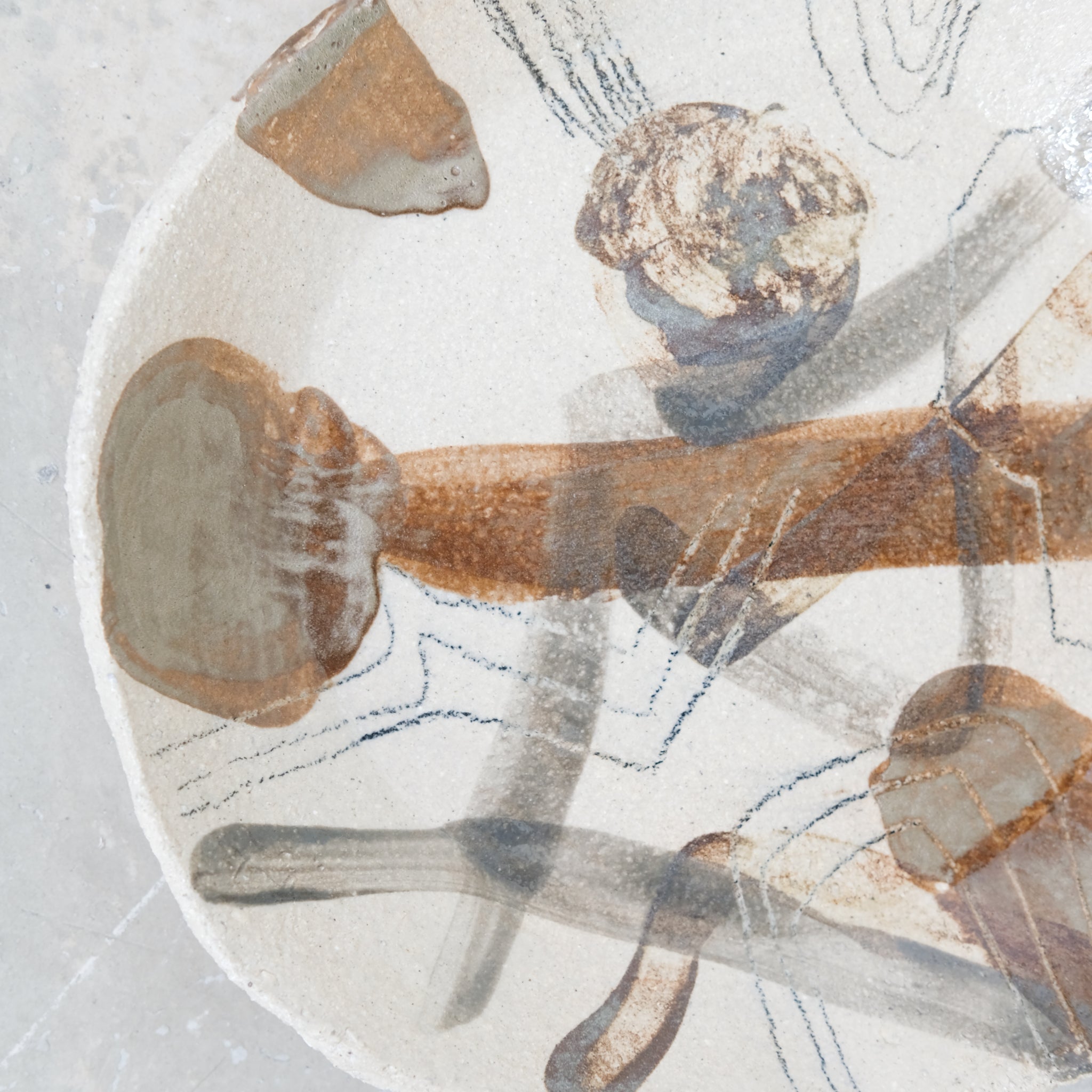 Assiette creuse en grès "Hun 02" D 22cm d'Asterisque chez Brutal Ceramics