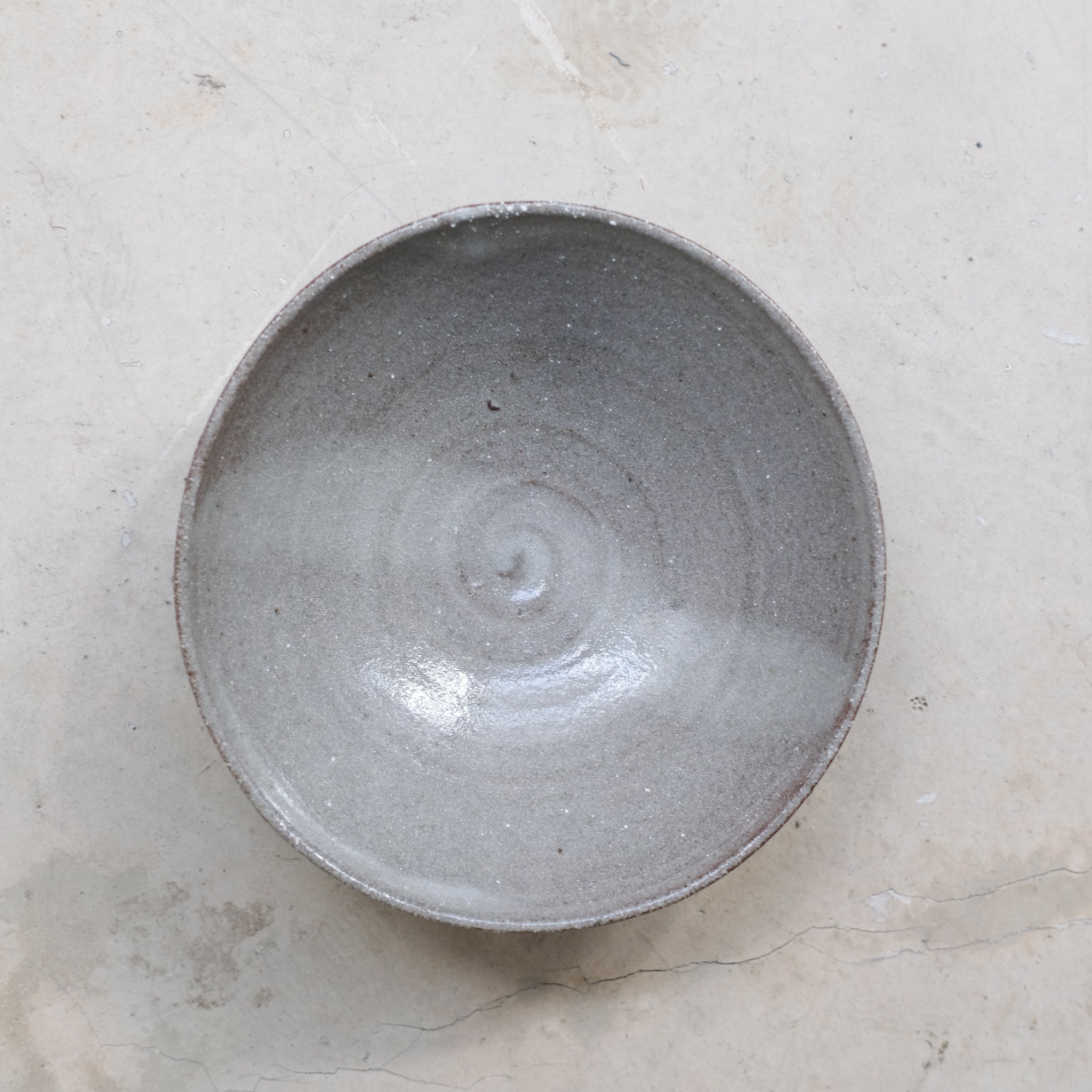 Bol en grès  D18cm - Gris brillant d'Atelier Mage chez Brutal Ceramics