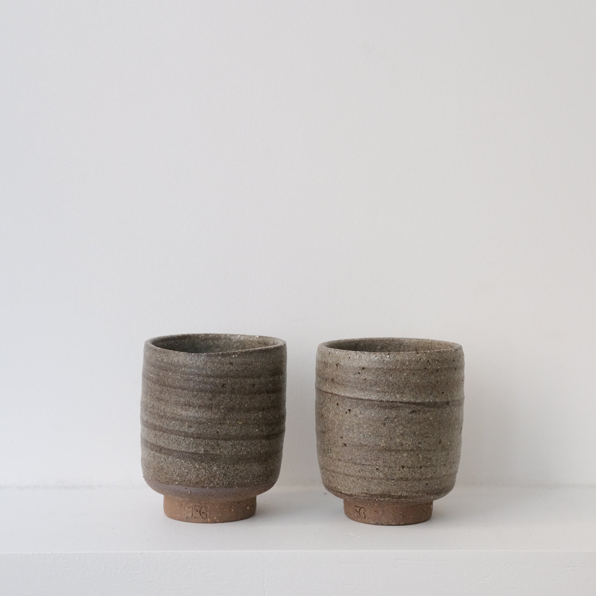 Tasse en grès 130ml - Gris mat d'Atelier Mage chez Brutal Ceramics