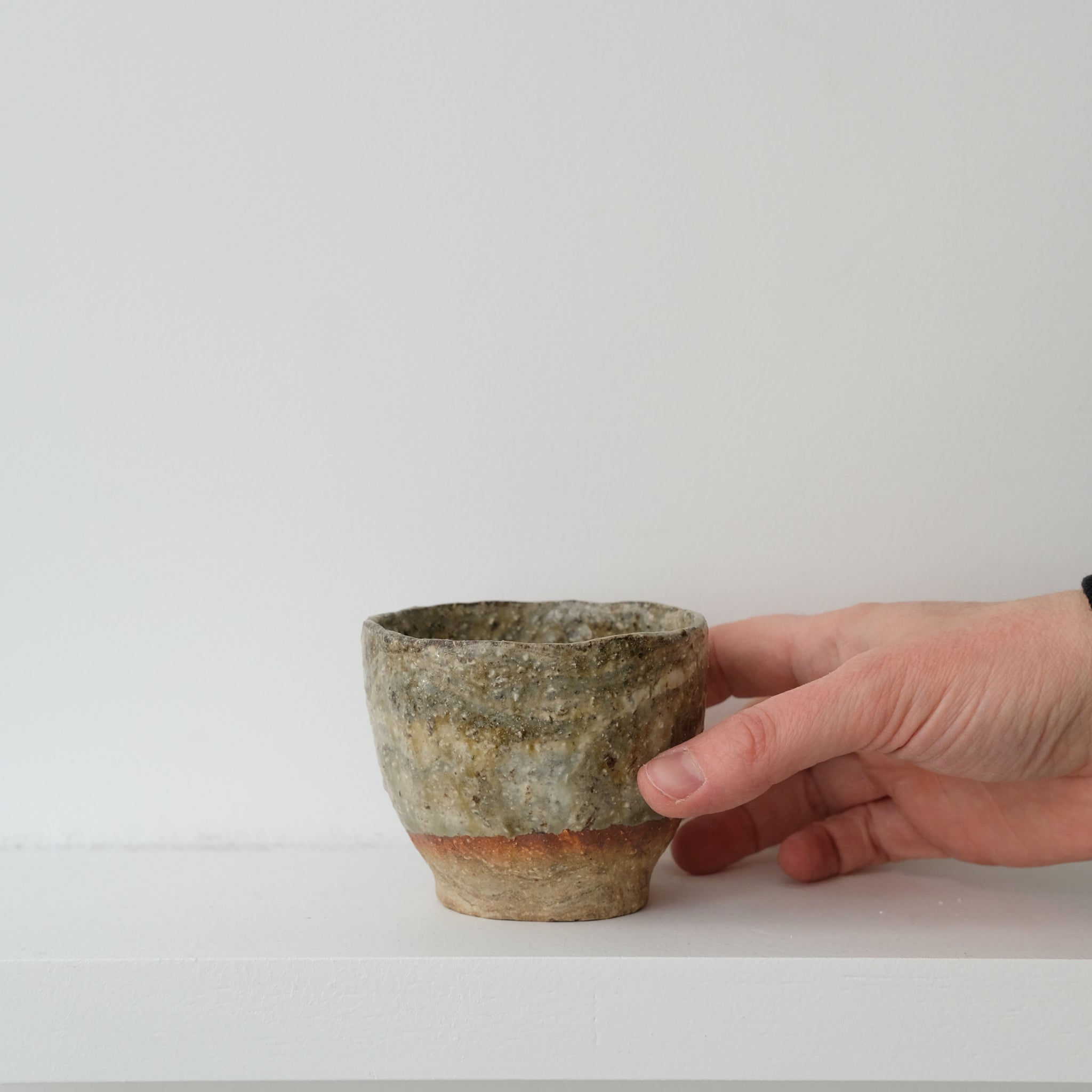 Tasse en terre glanée 150ml  - Vert Gris de Judith Lasry pour Brutal