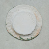 Assiette en grès blanc D21cm - vert satiné d'Estudio Vernis chez Brutal Ceramics