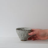 Tasse en terre glanée 150ml - Blanc texturé par Potry chez Brutal Ceramics