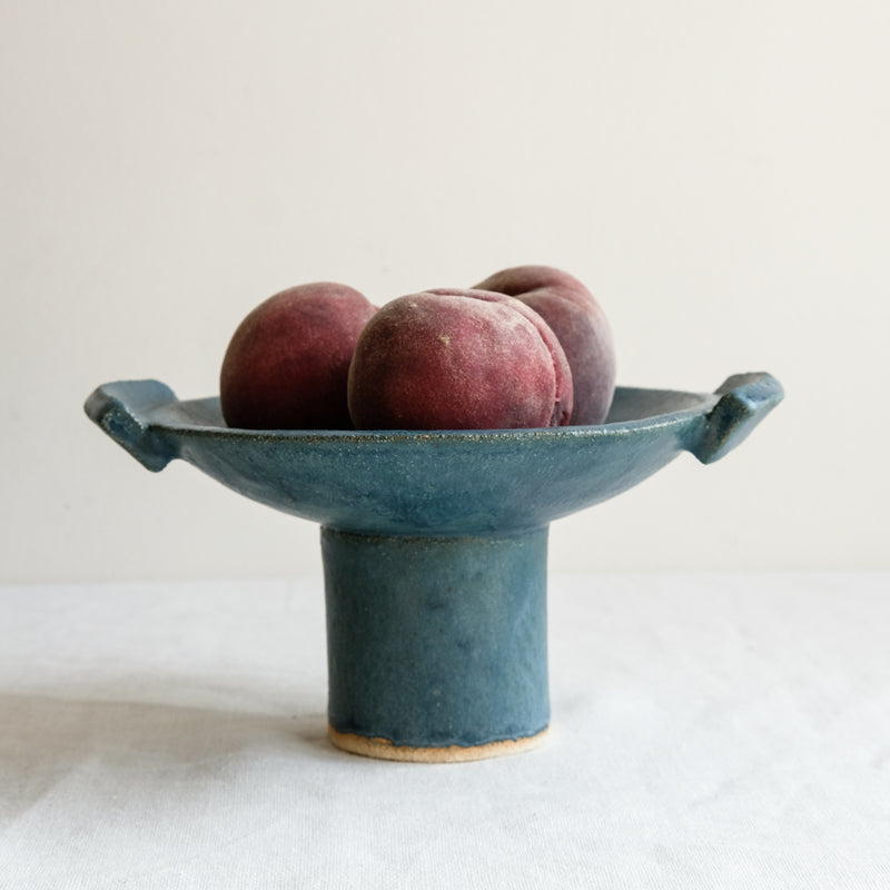 Coupe en grès bleu canard par Catherine Dix Ceramics