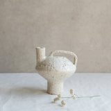 Bouteille soucoupe volante blanche par Catherine Dix Ceramics