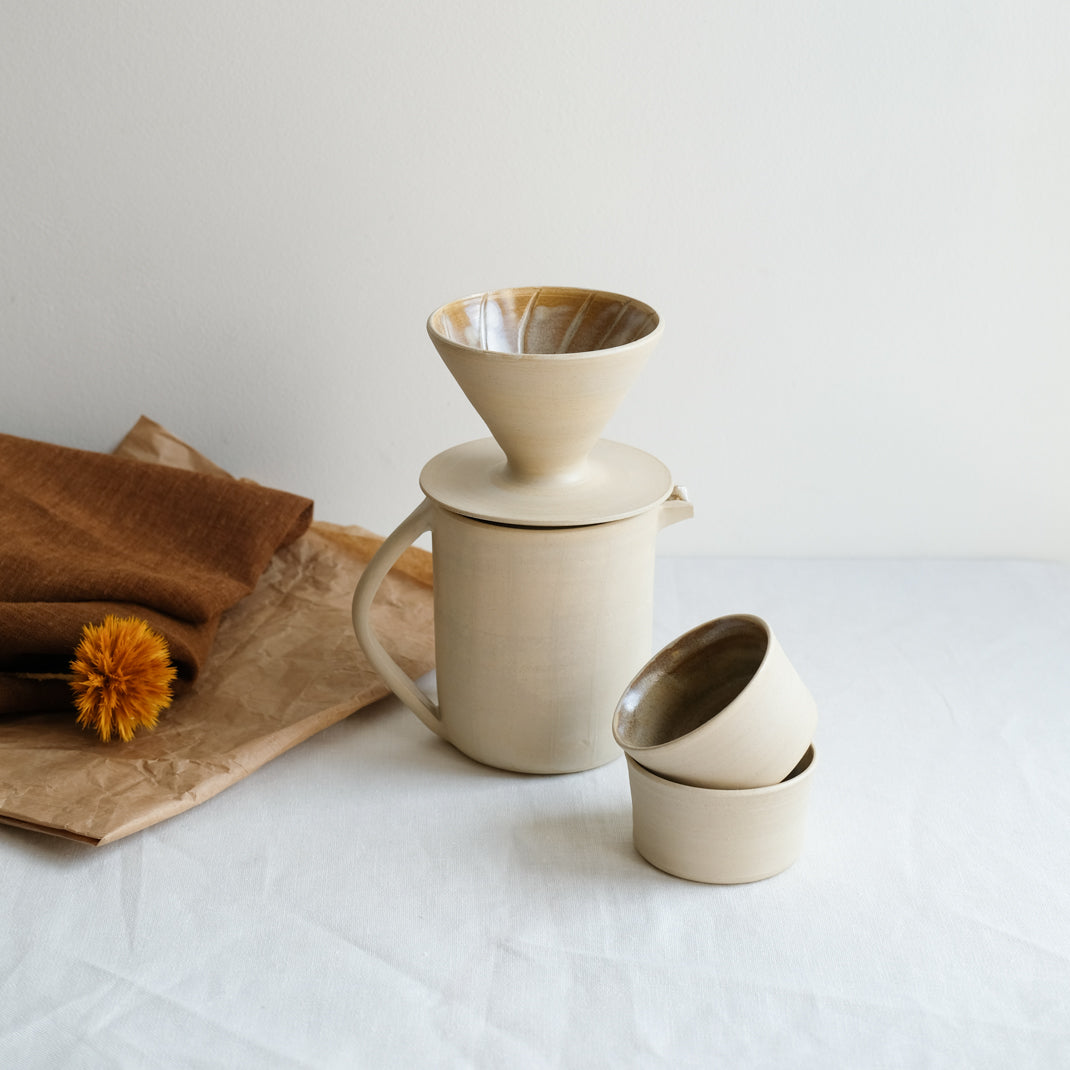 Set à café réalisé par Helka Ceramics à Berlin chez Brutal Ceramics