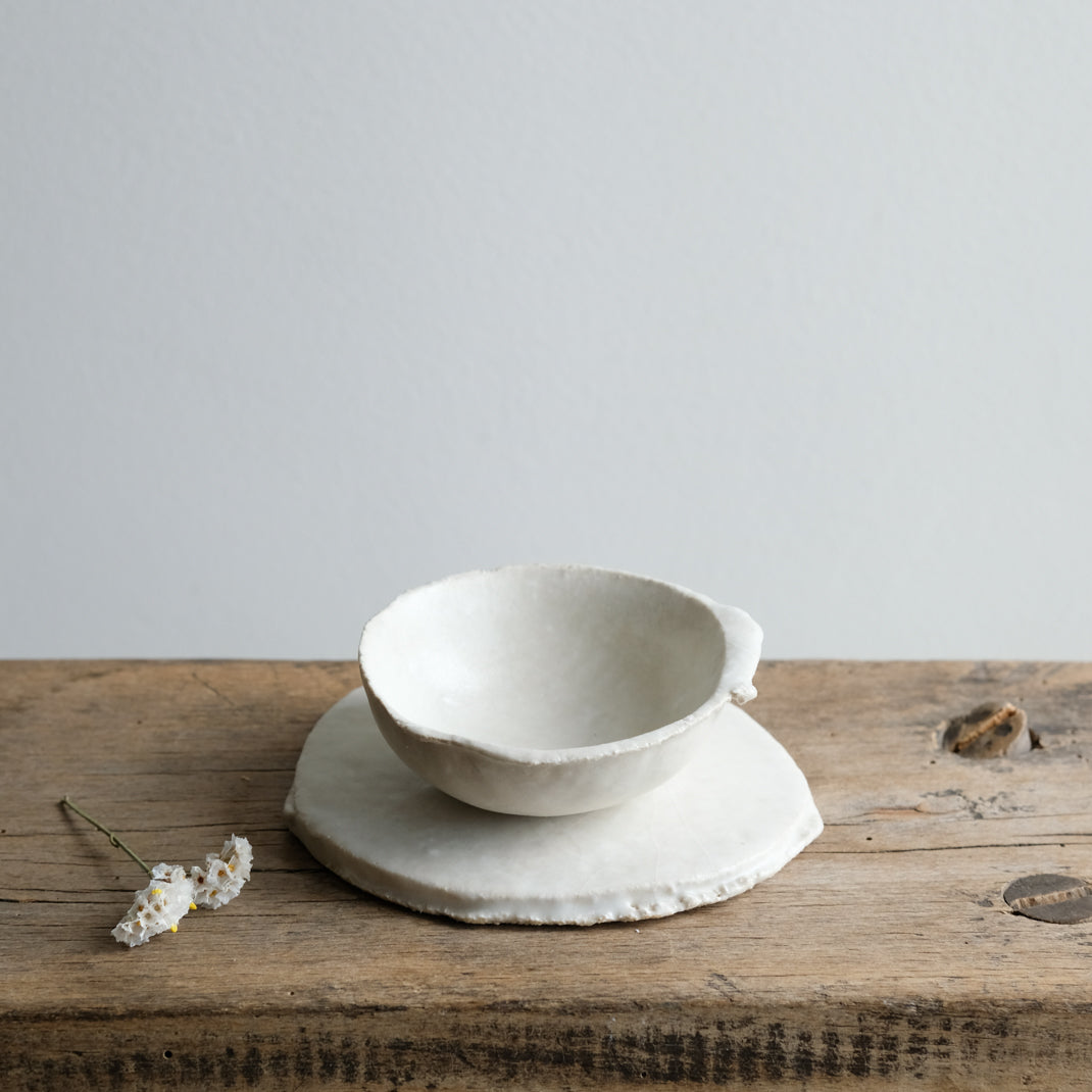 Pièces issues de la collection N02 de Yellow Nose Studio chez Brutal Ceramics