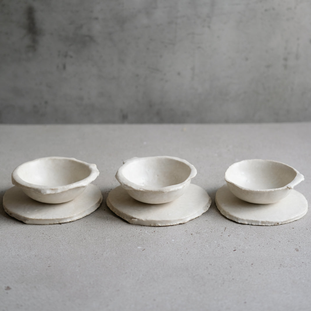 Pièces issues de la collection N02 de Yellow Nose Studio chez Brutal Ceramics