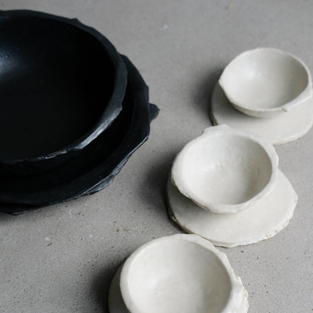 Pièces issues de la collection N02 de Yellow Nose Studio chez Brutal Ceramics