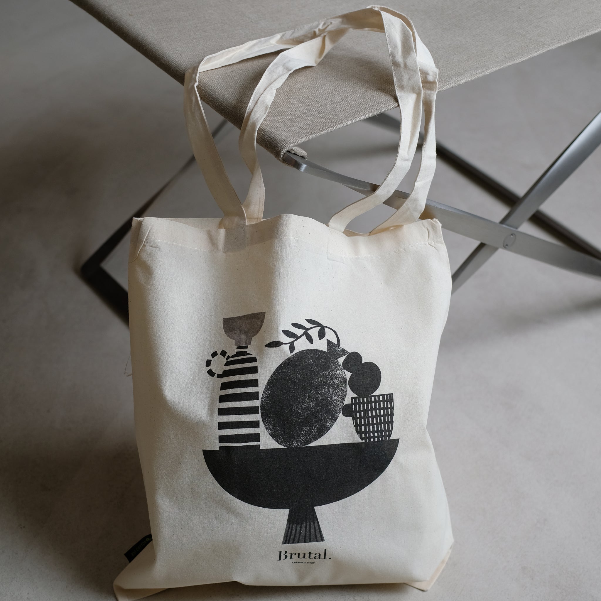 Totebag Brutal Ceramics illustré en coton biologique