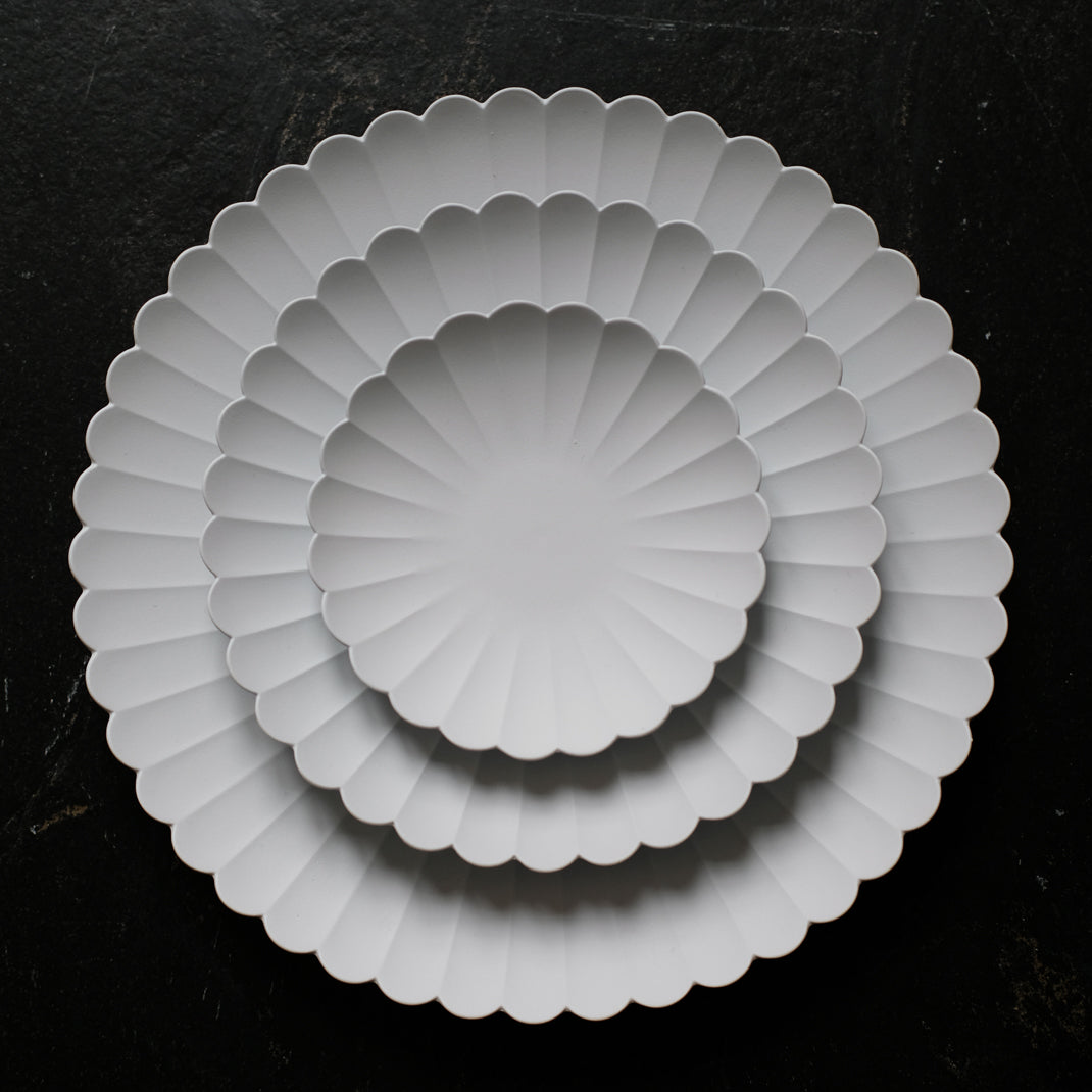Assiette "chrysanthème" D22cm TY Palace - Blanc Gris