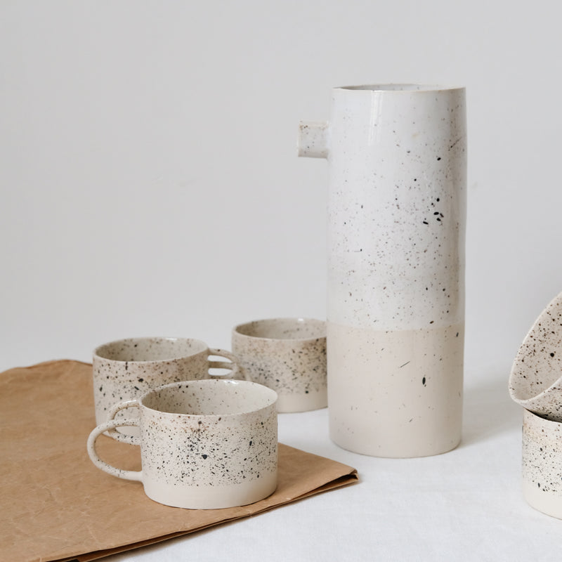 La mug loop dessinée par Camille Esnée sur Brutal Ceramics
