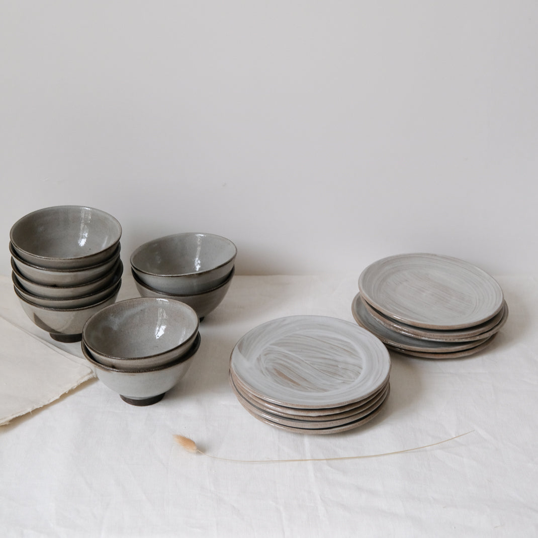 Assiette réalisée par Dauphine Scalbert chez Brutal Ceramics