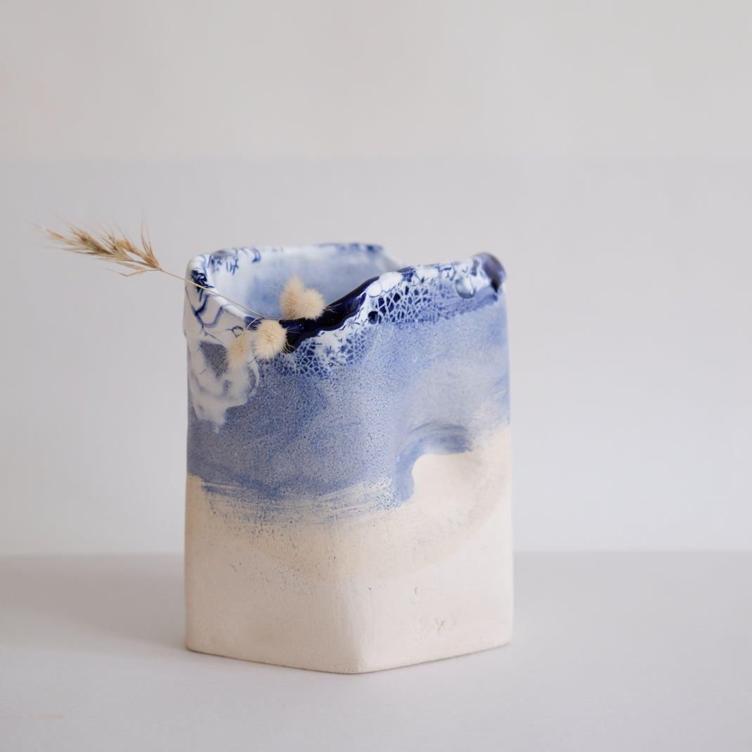 Vase Omata_03 par Emmanuelle Roule chez Brutal Ceramics