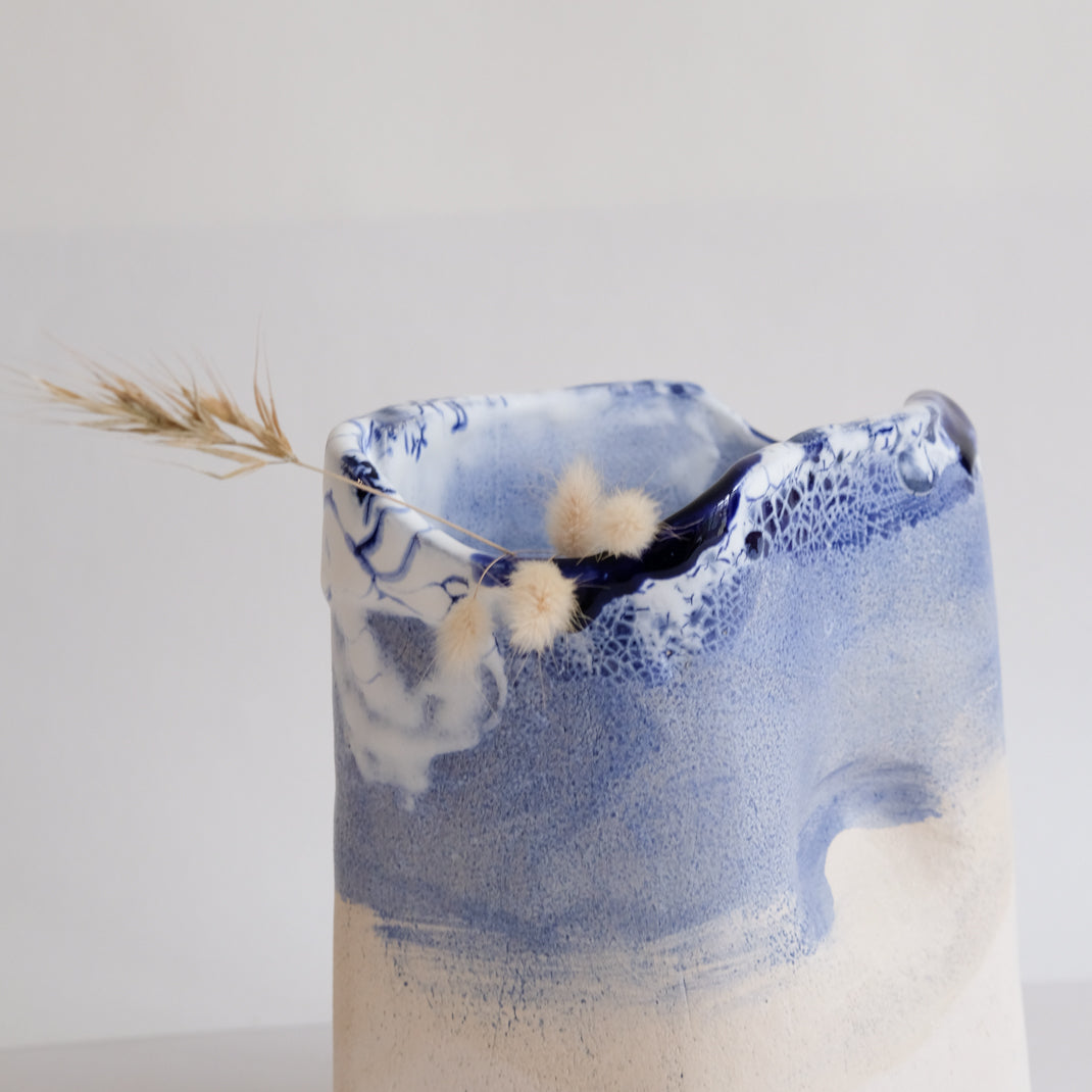 Vase Omata_03 par Emmanuelle Roule chez Brutal Ceramics