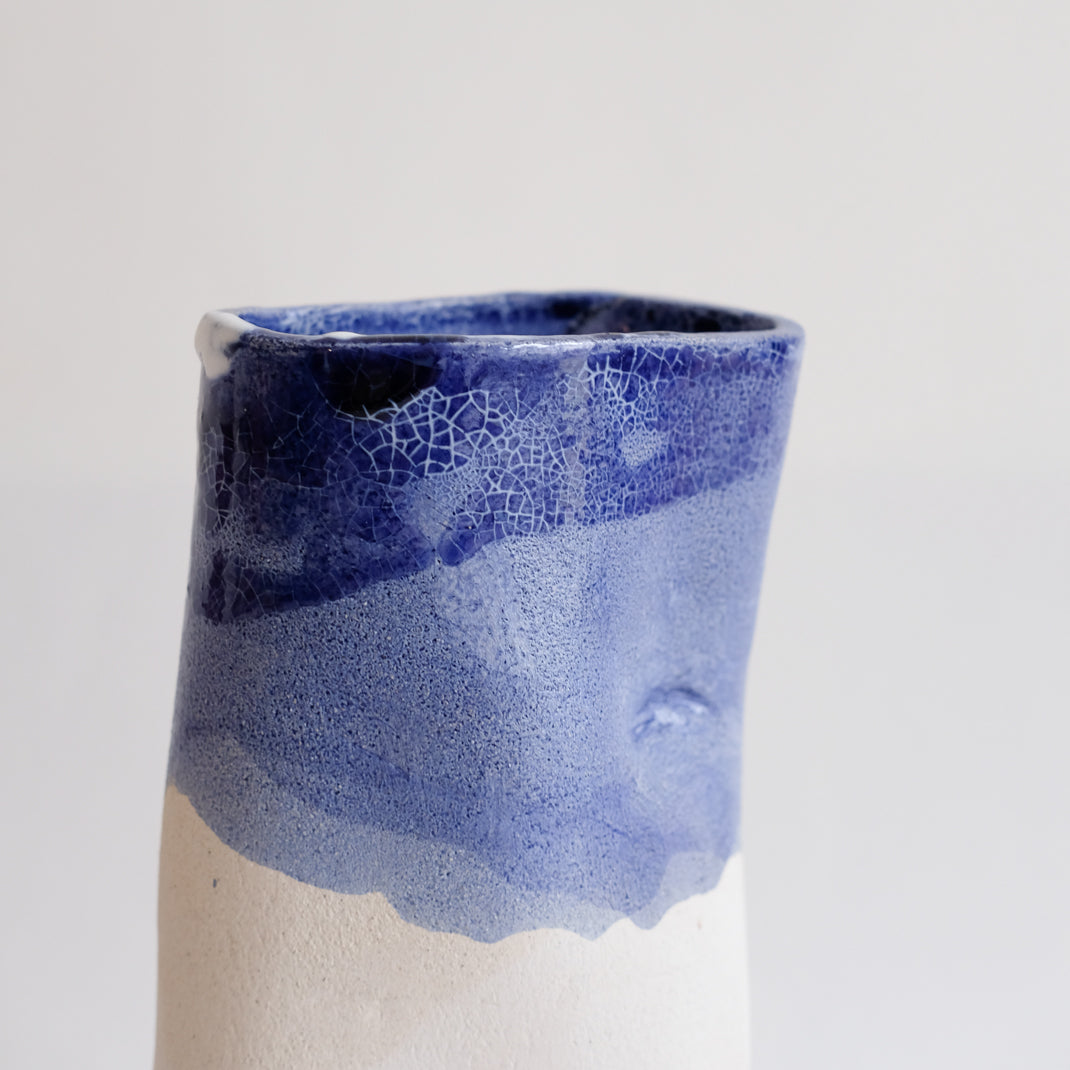 Vase Omata_02 par Emmanuelle Roule chez Brutal Ceramics