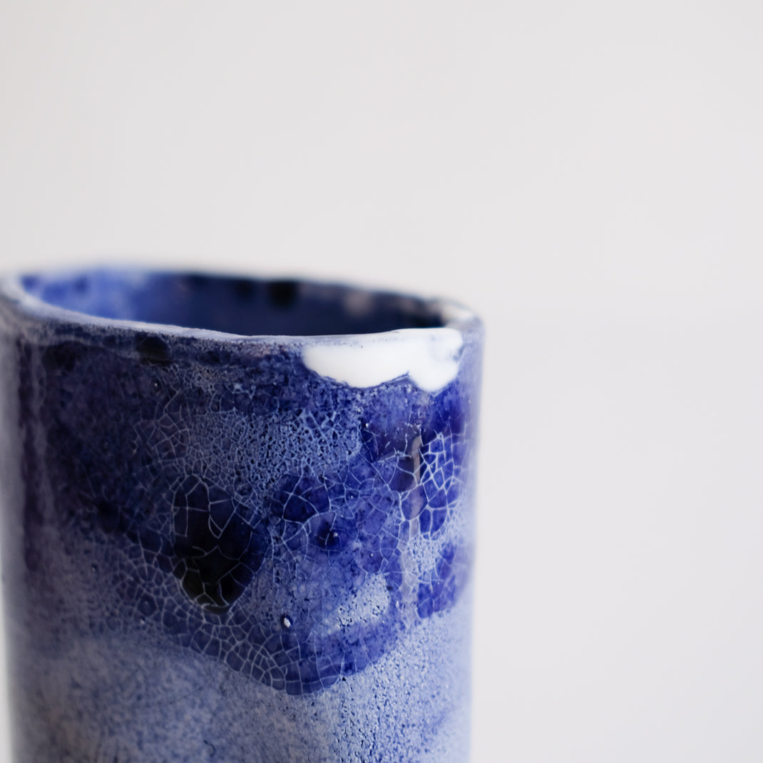 Vase Omata_02 par Emmanuelle Roule chez Brutal Ceramics