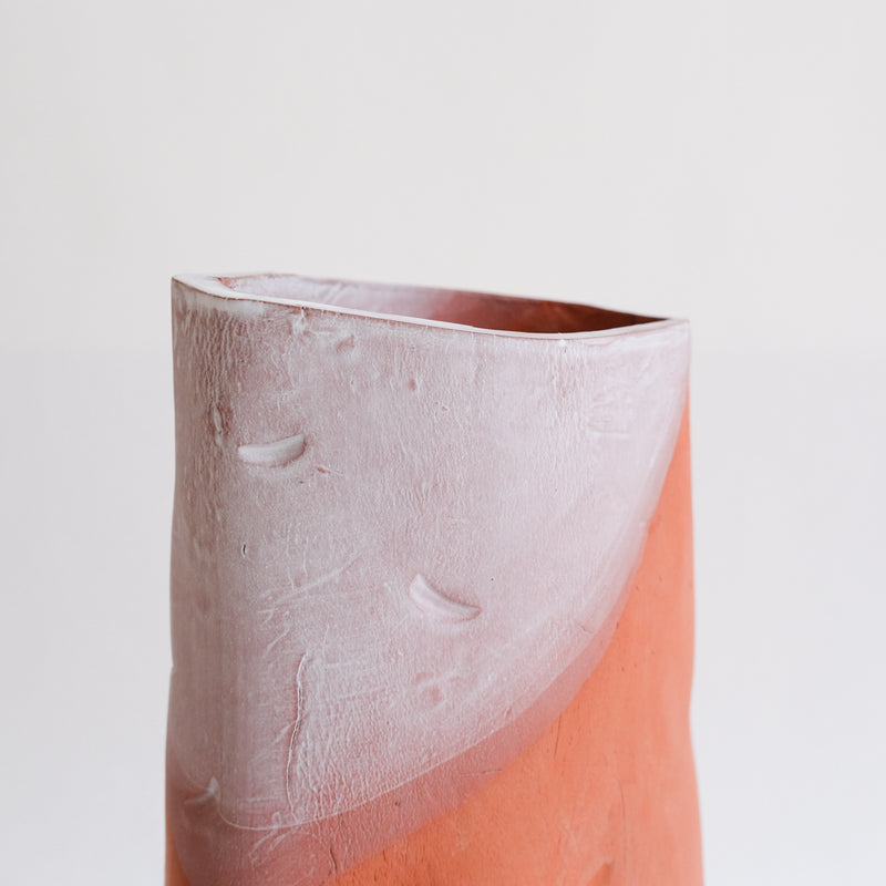 Vase Kume_27 d'Emmanuelle Roule chez Brutal Ceramics