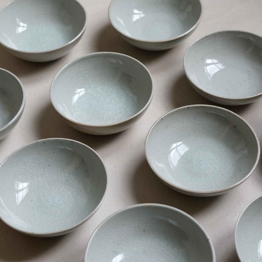 Assiette en grès par In Girum chez Brutal Ceramics
