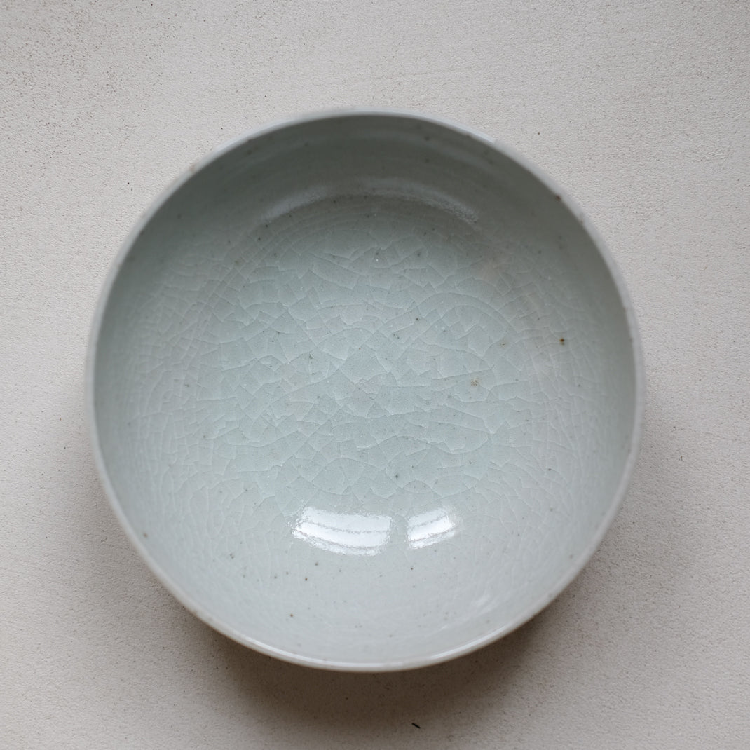 Assiette en grès par In Girum chez Brutal Ceramics