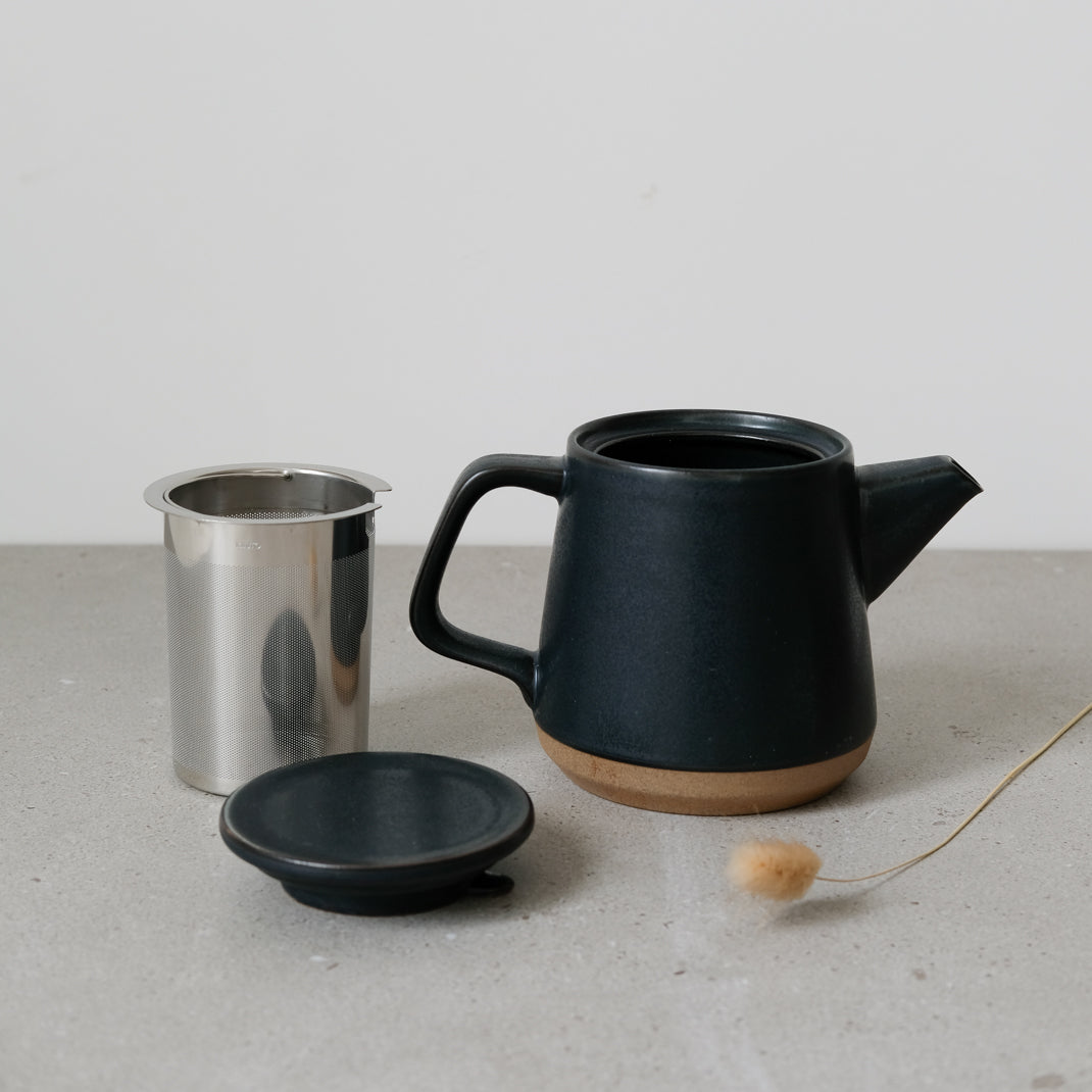 Black porcelain teapot from Japanese Kinto on Brutal Ceramics