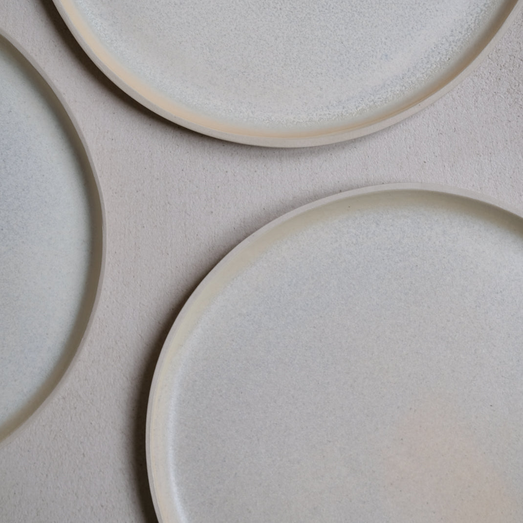 Assiette de Laurette Broll chez Brutal Ceramics