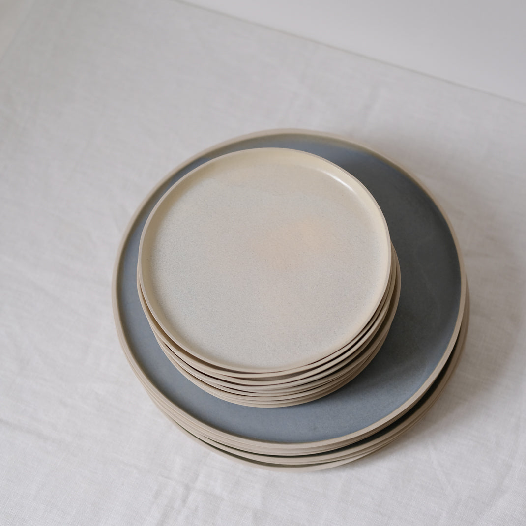 Assiette de Laurette Broll chez Brutal Ceramics