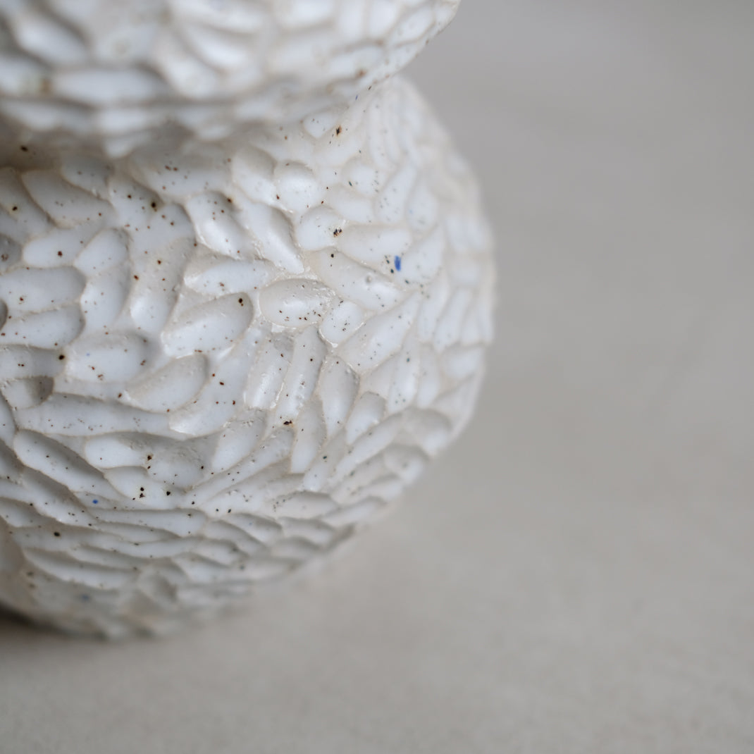 Vase de Lucile Boudier chez Brutal Ceramics 