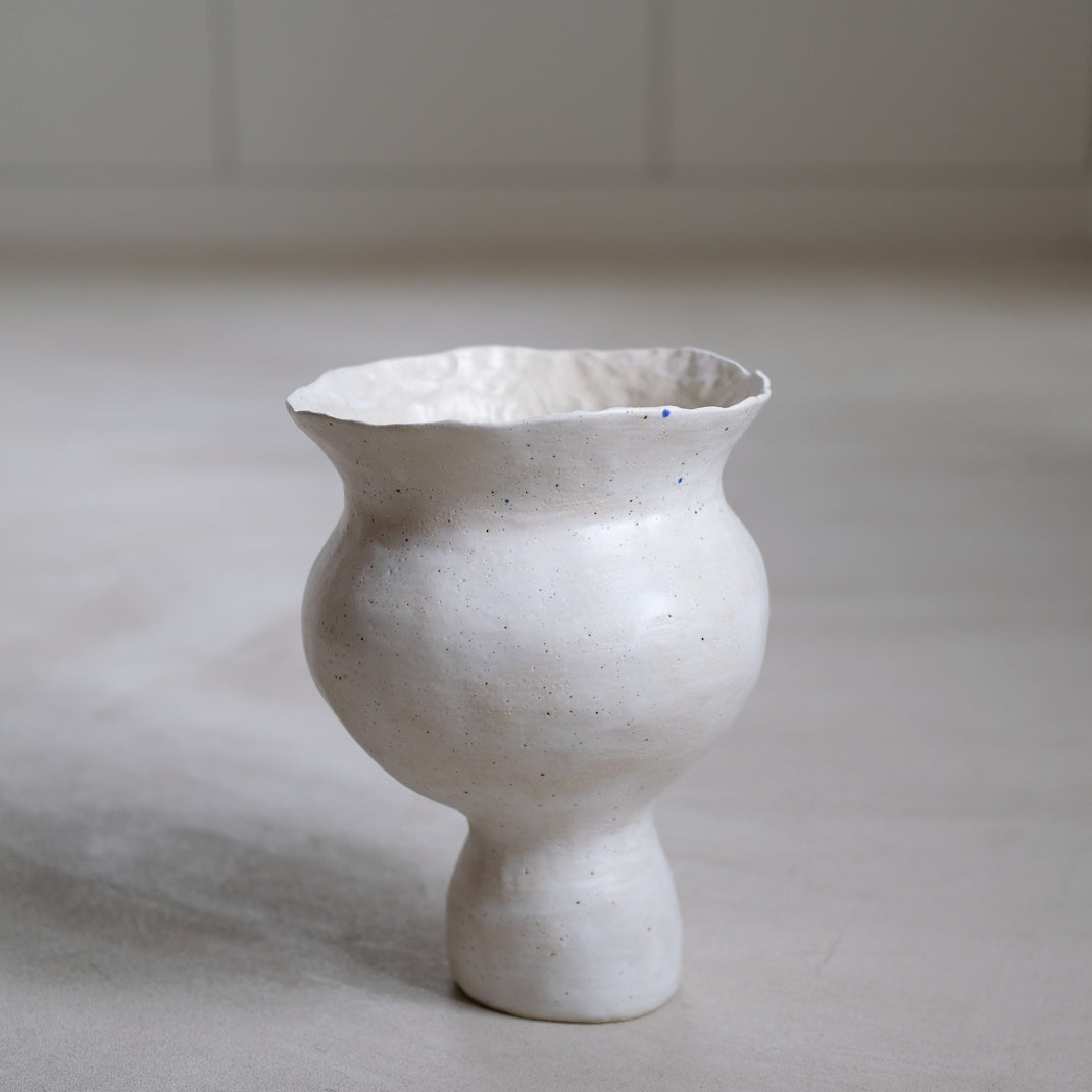 Vase de Lucile Boudier chez Brutal Ceramics 