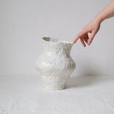 Vase de Lucile Boudier chez Brutal Ceramics 