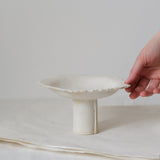 Coupe en grès blanc par Asterisque chez Brutal Ceramics