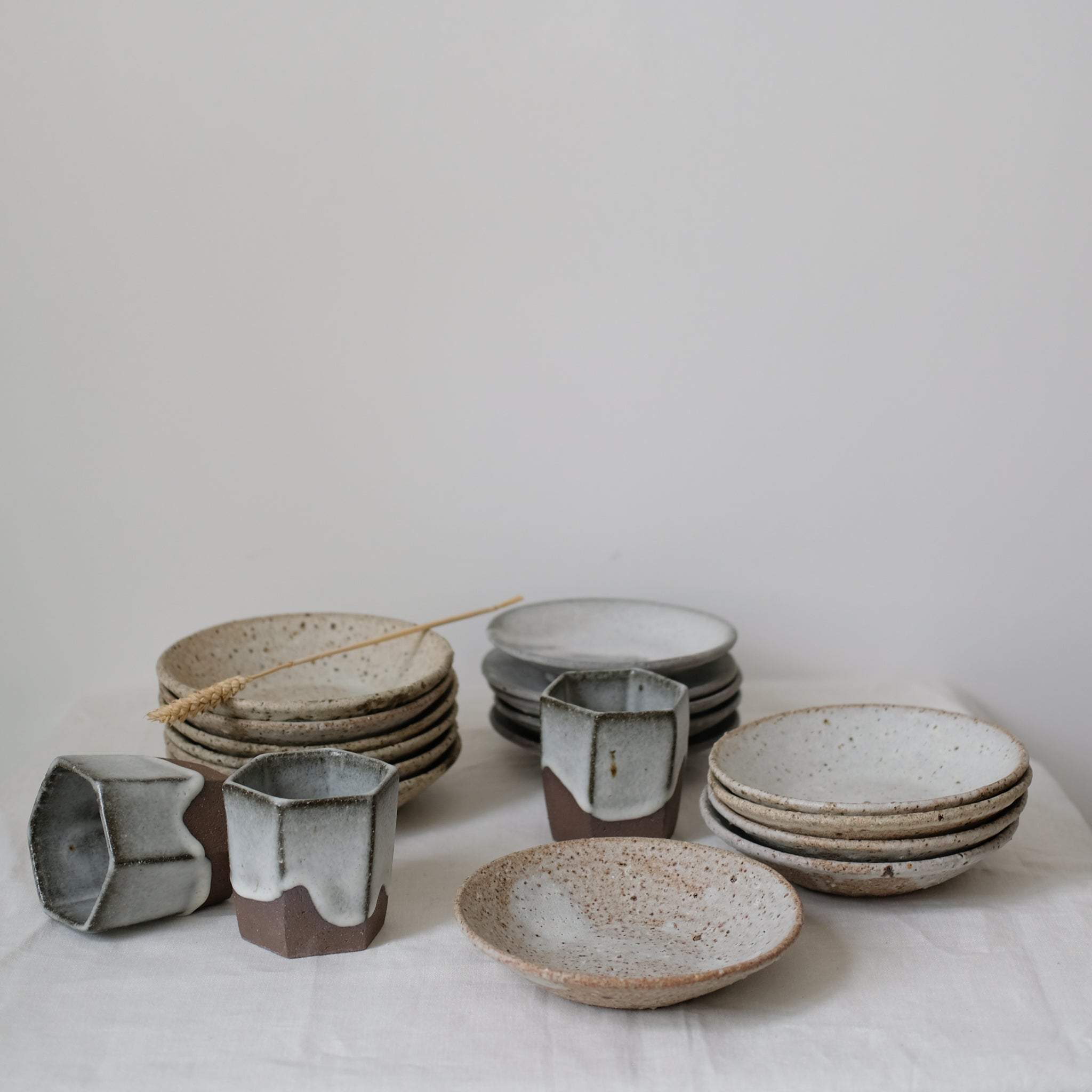 Tasse facettée par le céramiste Benoit Audureau chez Brutal Ceramics
