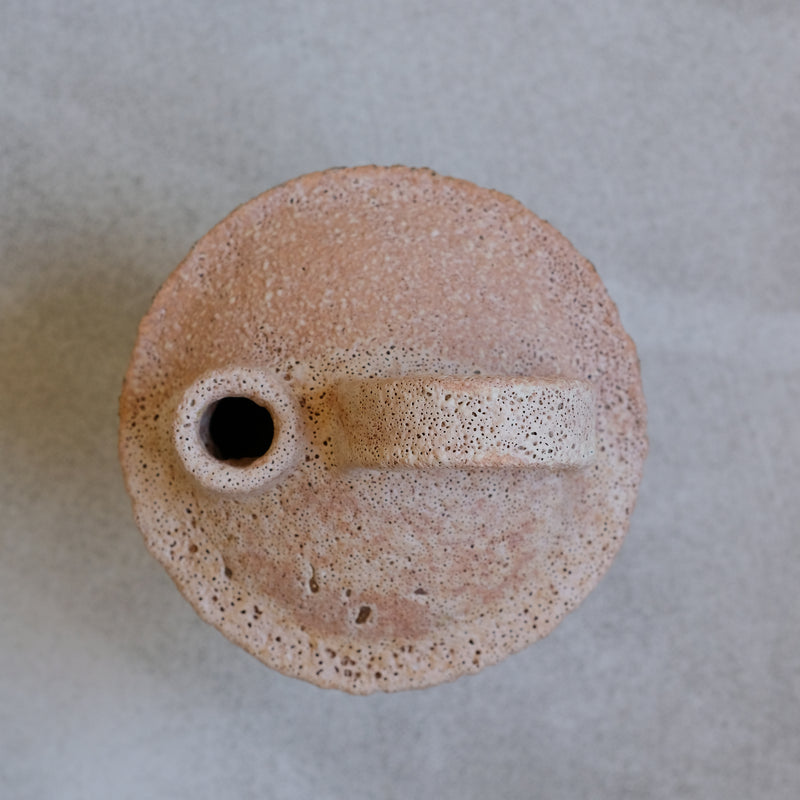 Bouteille en grès rouge 055 H16cm - Abricot de Catherine Dix Ceramics chez Brutal Ceramics 