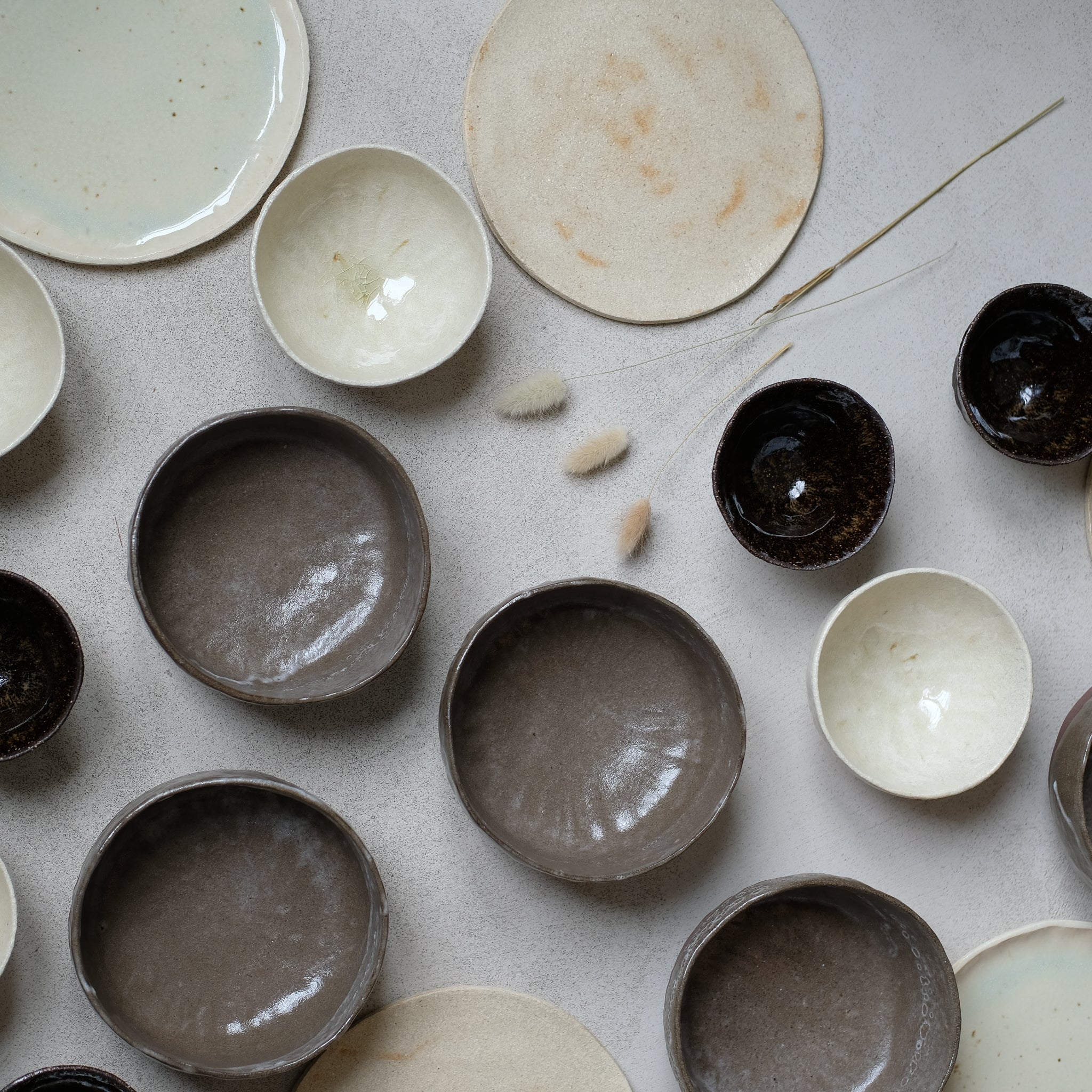 Bol en grès blanc de Judith Lasry chez Brutal Ceramics