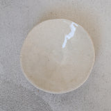 Coupelle en grès chamotté blanc de Léa Baldassari chez Brutal