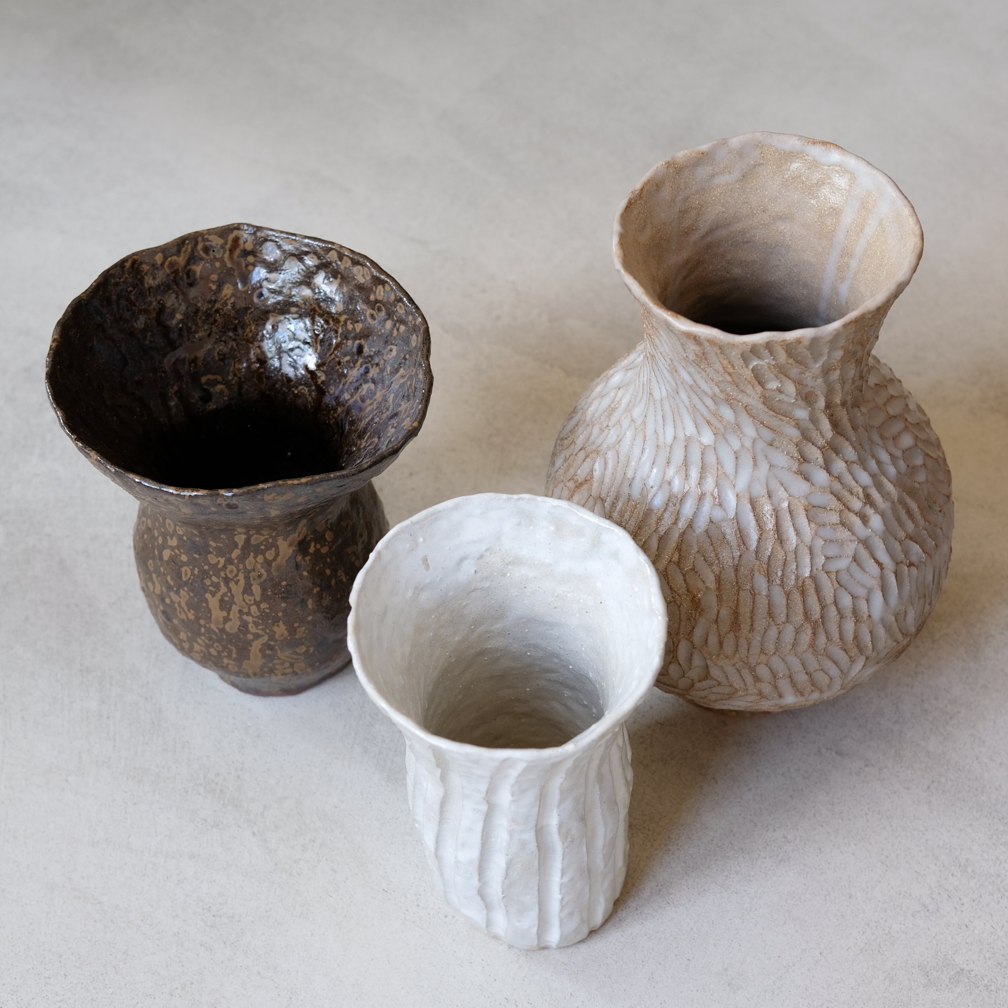 Vase en grès blanc "Ivoire" réalisé par Lucile Boudier chez Brutal 