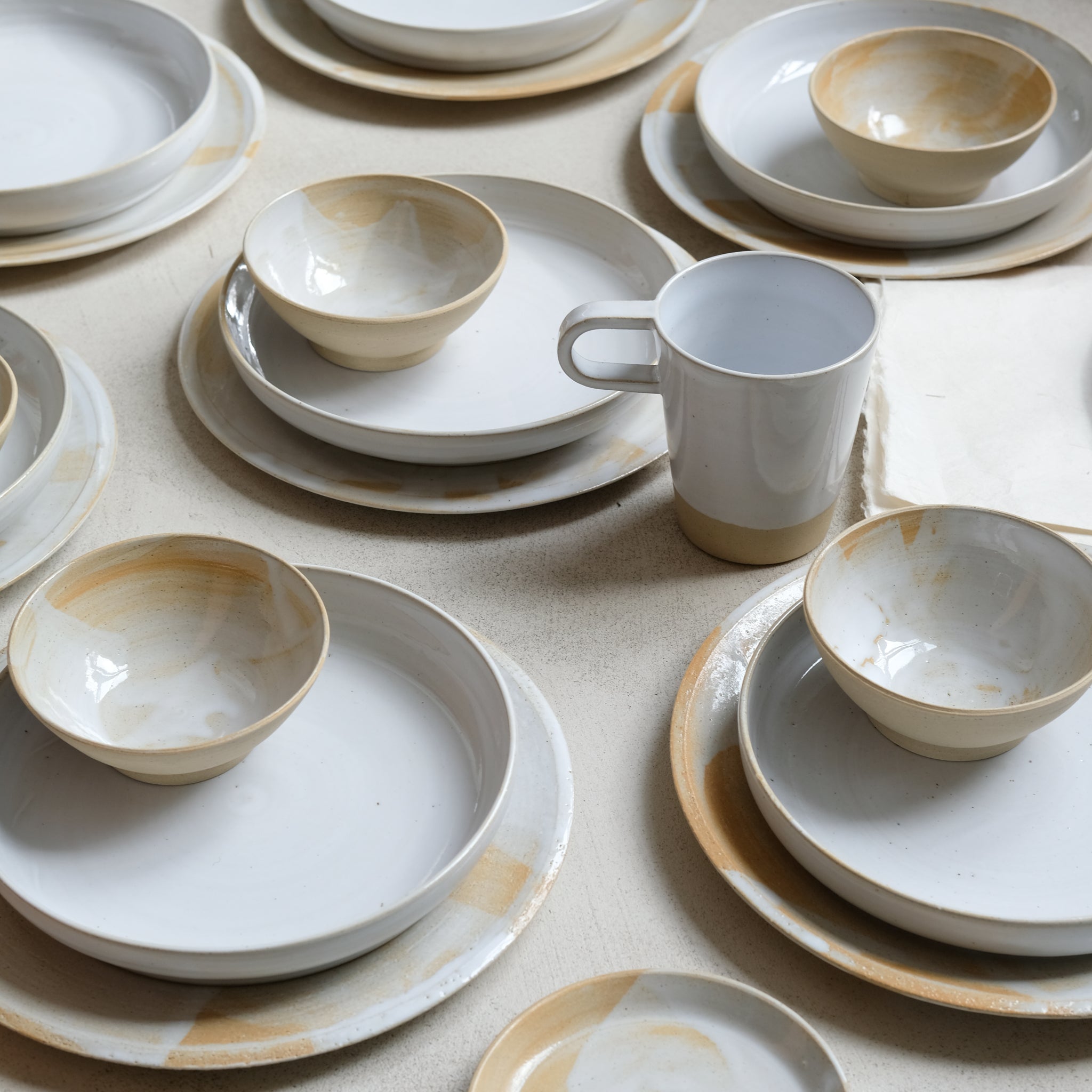 Mug en grès par No Ceramic chez Brutal Ceramics