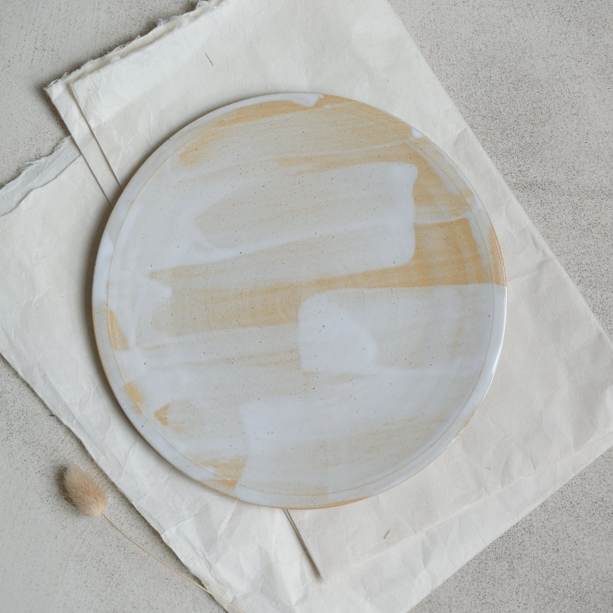 Assiette D24cm grès par No Ceramic chez Brutal Ceramics
