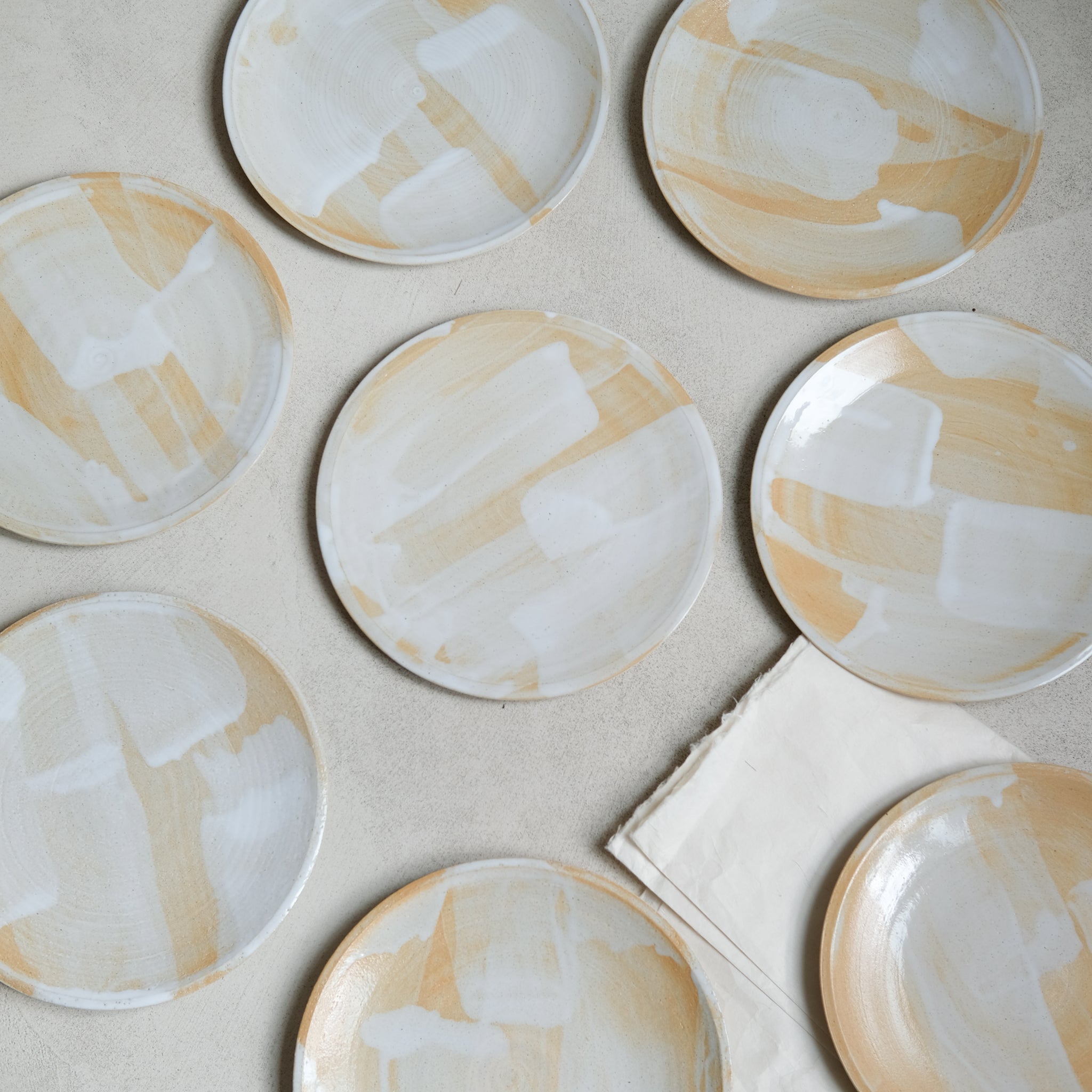 Assiette D24cm grès par No Ceramic chez Brutal Ceramics
