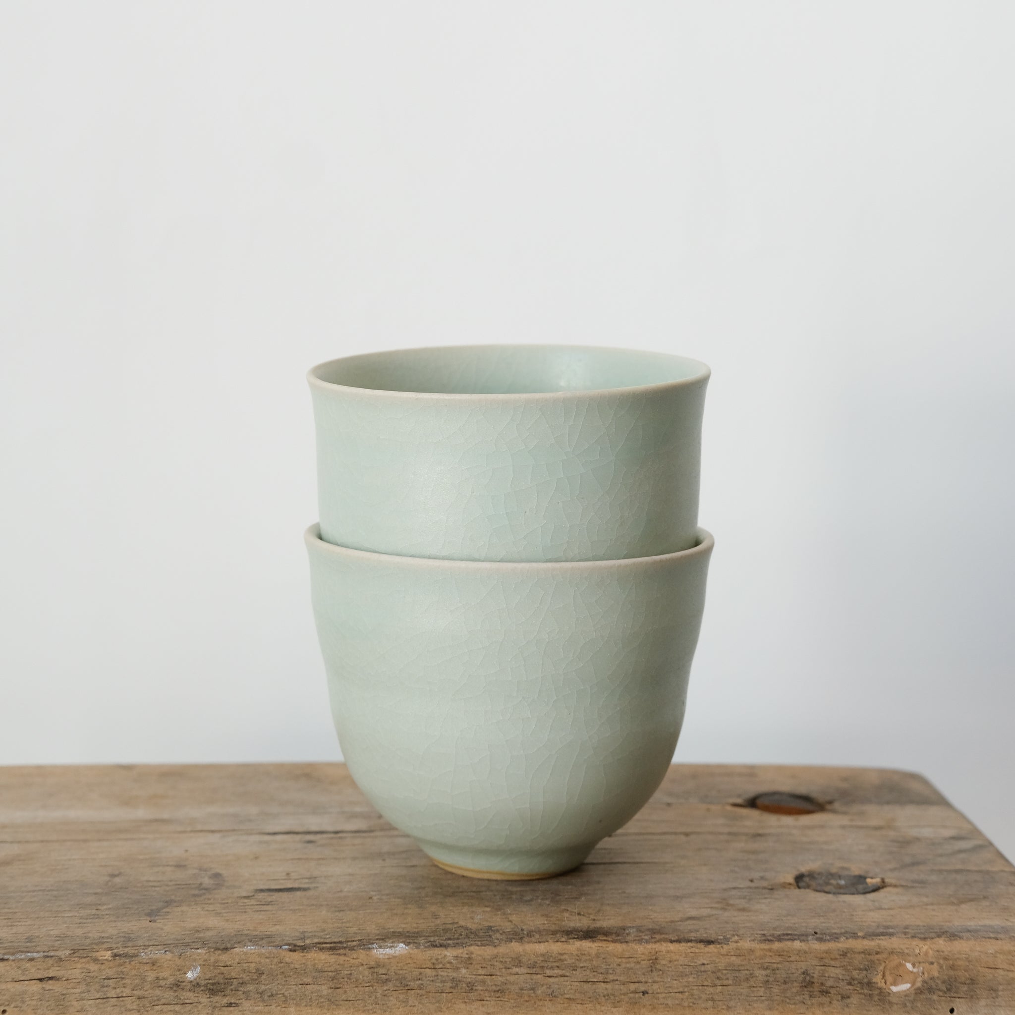 Tasse céladon d'Arielle de Gasquet pour Brutal CeramicsTasse céladon d'Arielle de Gasquet pour Brutal Ceramics