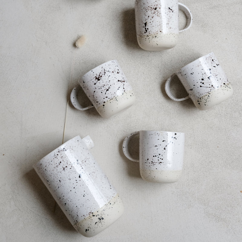 Pichet milky de la designer d'objet Camille Esnée chez Brutal Ceramics