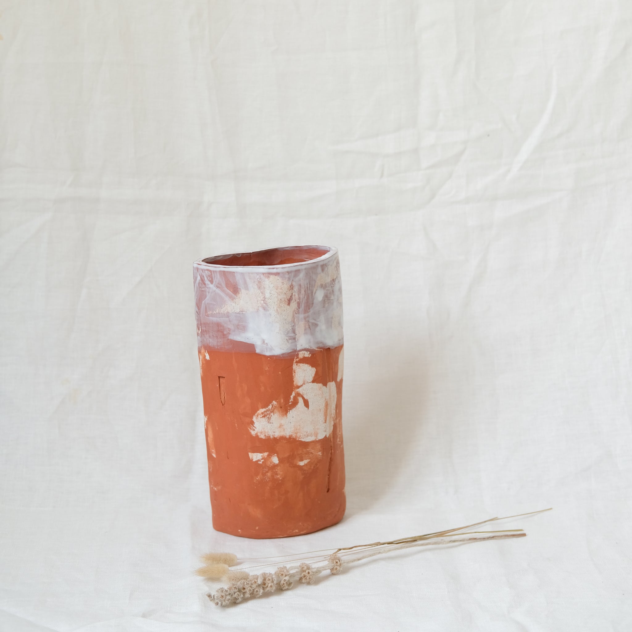 Vase ETO_02 d'Emmanuelle Roule chez Brutal Ceramics