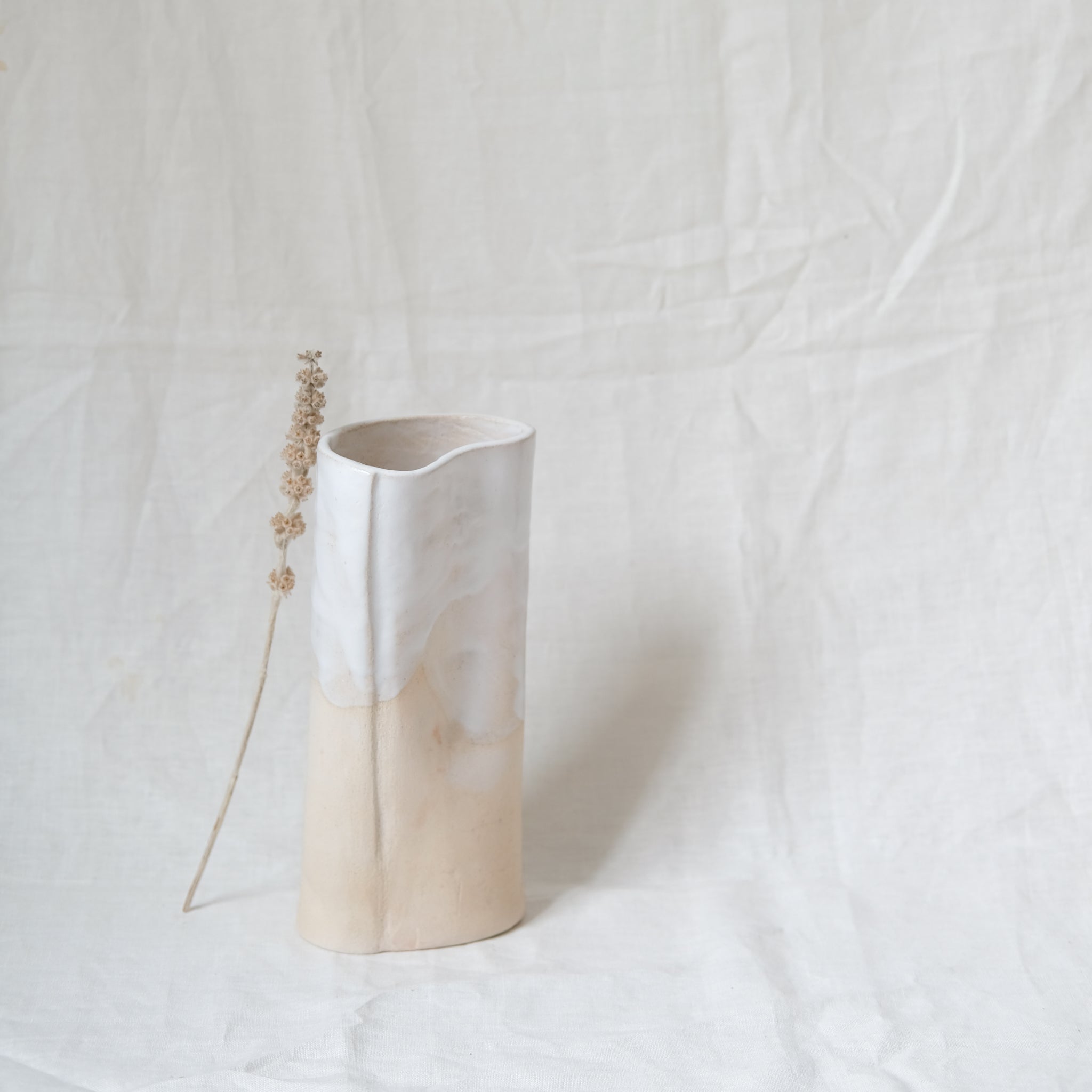 Vase OMOTA_07 d'Emmanuelle Roule chez Brutal Ceramics