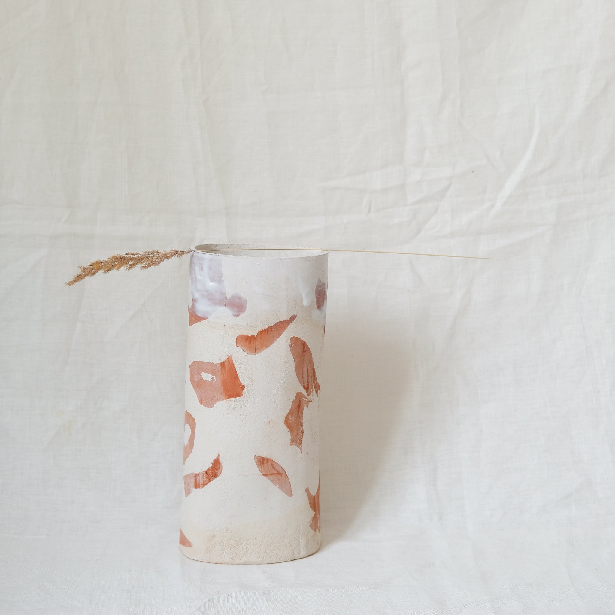 Vase ETO_01 d'Emmanuelle Roule chez Brutal Ceramics